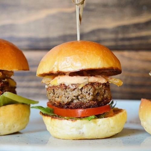 You guys are well aware of my obsession with the #ImpossibleBurger, so I’m excited to try @Cor