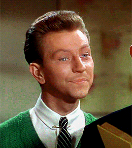 joe-mazzello:Donald O'Connor as Cosmo Brown in Singin’ in the Rain (1952)Gee, I’m glad you turned up
