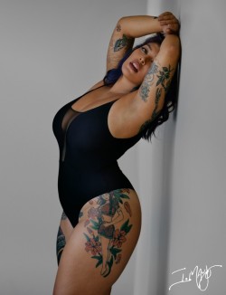isaiahmays:  @violetvixsinn by Isaiah Mays