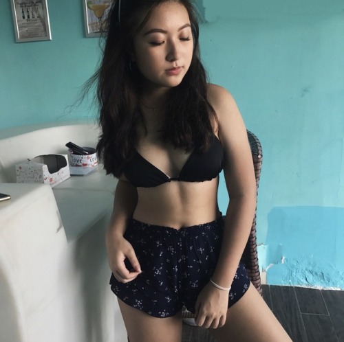 sggirlsaremylove: hellochingchongping:lovely set of tits Date prettiest Singapore girls here: http:/