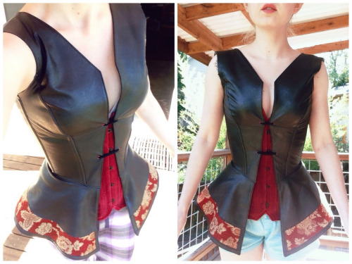 enayla:I’m about halfway done with my Anna Henrietta cosplay, so it’s time to document some progress