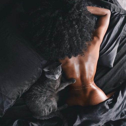 Purrrrrr . . . . #2frochicks #curlyhair #blackcat #blackbeauties #naturalhairdaily #blackisbeautiful