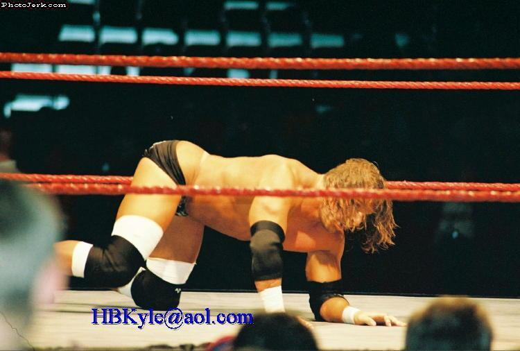 kliqfan1984:  A whole truckload of house show candids involving HHH’s trunks getting