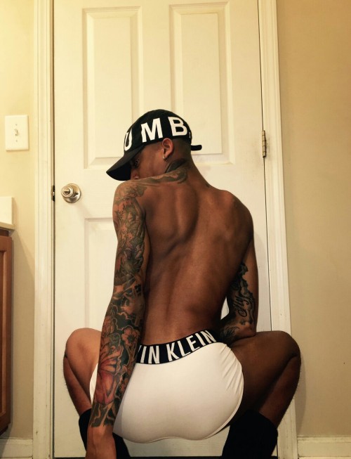 babiboi07:  http://babiboi07.tumblr.com
