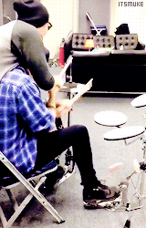 itsmuke:  DRUM LESSONS with huke lemmings 