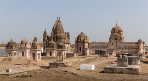 Datia – Karan Sagar Chhatris, Madhya Pradesh, photo by Kevin Standage, more at ke