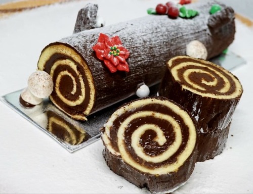 It’s Yule Log time again!