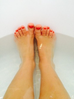 footgoddesslucy:  Yummy red toes 🍒