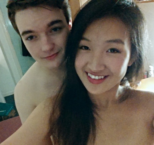 chinkwombbreeder:The selfie she sent her parents along with “your grandkids are going to be white!!”