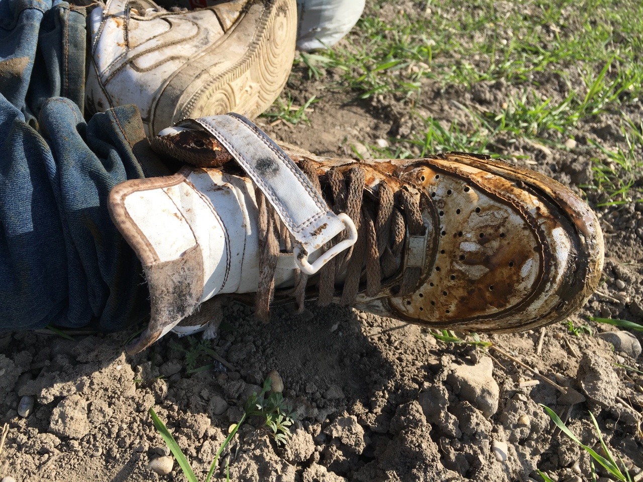 Outdoor, pissed jeans, shit and piss filled Nike AFOs II. Videos will follow ;)