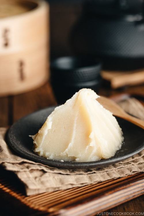 foodffs: White Bean Paste (Shiroan) 白あんFollow for recipesIs this how you roll?