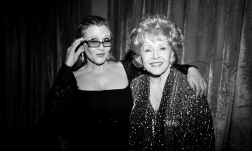 Debbie Reynolds and Carrie Fisher, above in 1972, below in 2015. (x)