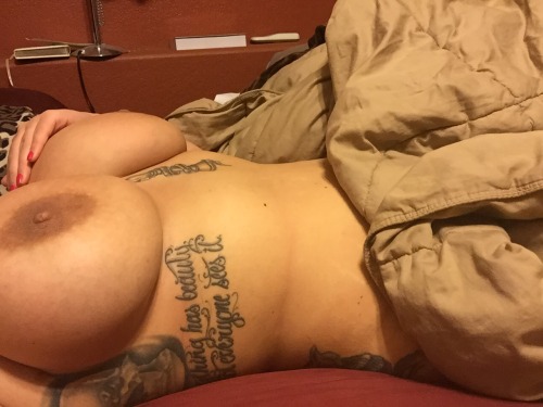 aavery21: Laying in bed thinking about all my followers hard cocks.  Xo