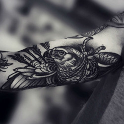 bitofanink:  Tattoo Masters Tattoo done by Brando Chiesa.http://ift.tt/1DOgETM via Tumblr