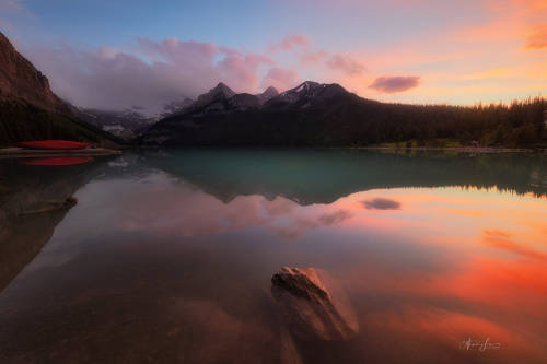 路易斯的霞光-Lake Louise Sunset by 飞雪