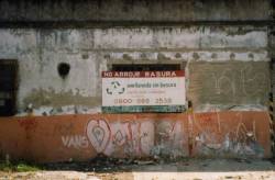 enelconurbano:  No arroje basuraSarandí, AvellanedaKonica MG + Kodak Gold 100