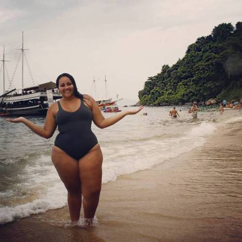 planetofthickbeautifulwomen2:  Brazilian Bombshell Fabi Machado