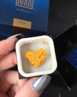coralreefer420:When your dabs love you back 💛