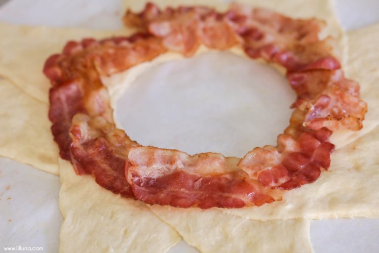 foodffs:  Breakfast Ring Really nice recipes. Every hour. Show me what you cooked!