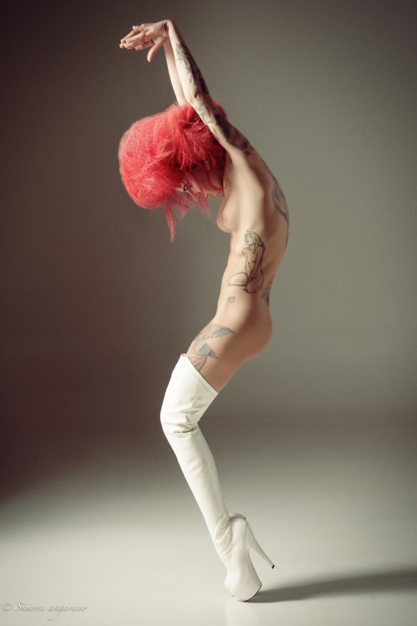 blootje:  Miele by -SimoneAngarano-   500px: http://500px.com/photo/92389079