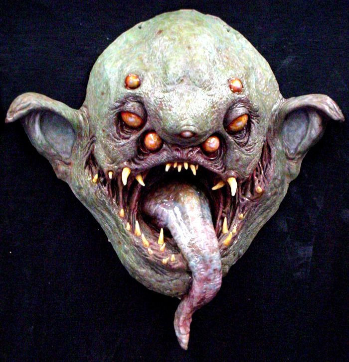 z0mbi3-s0krat3s:Crazy wicked cool horror sculptures from –&gt; MonsterAsylum