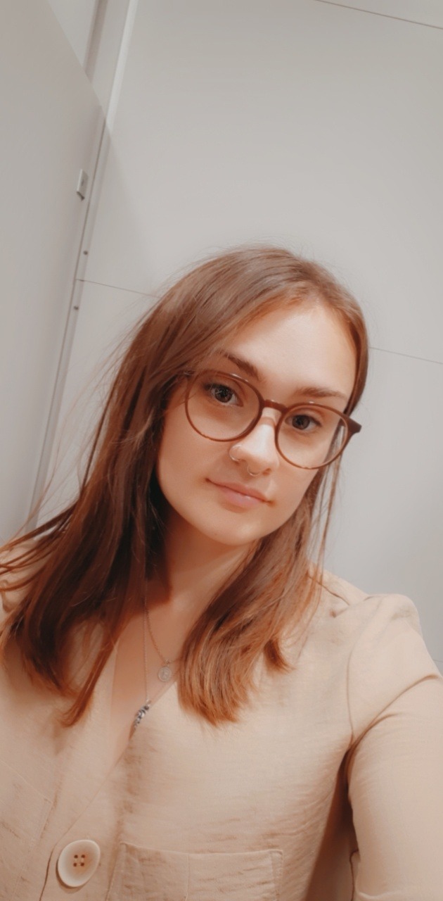 sezcozlez:Tipsy in ikea 😂