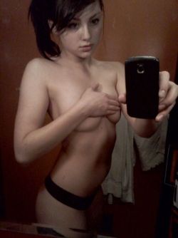 nopornhere:  SelfShot