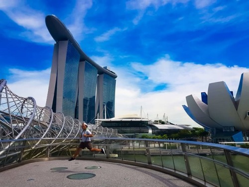 When You Travel Unexpectedly But You Make An Epic Picture Anyway... Hahahahaha! #traveller #singapore