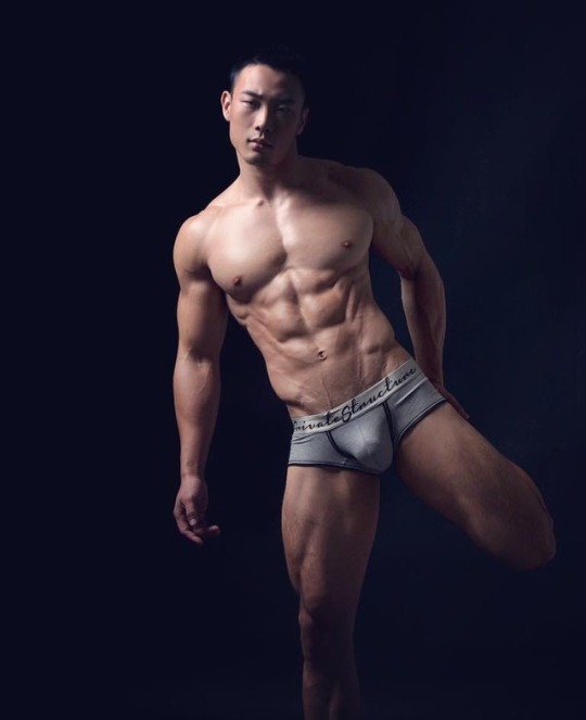 hotsgbois: sggayhunks:  😍 @jimmylinhero    