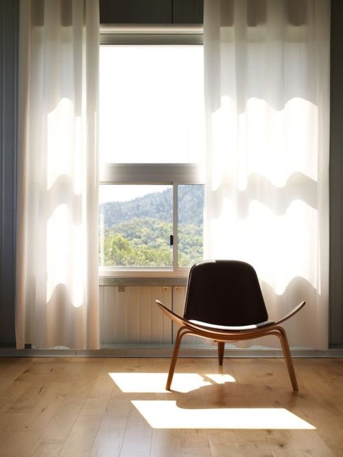 urbnite:  Hans Wegner Shell Chair 