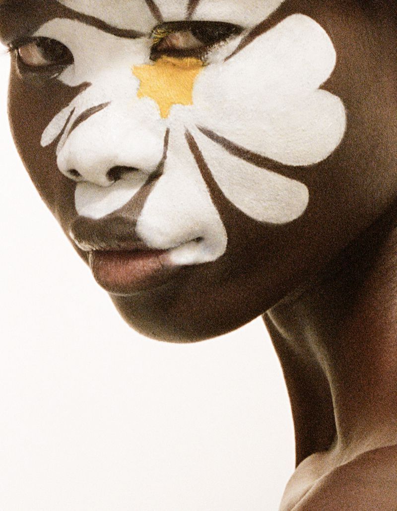 modely-way:  Mammina Aker for  Vogue Portugal, shot by Angelo Formato.