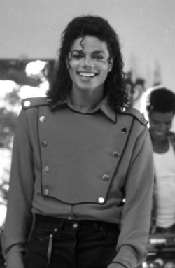 anotherrpartofme:  His smile..  hi i love you. k bye