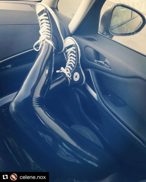 latexfashiontv:#Repost @celene.nox・・・Got new Converseclassy one--#chucks #latexleggings #converse #l