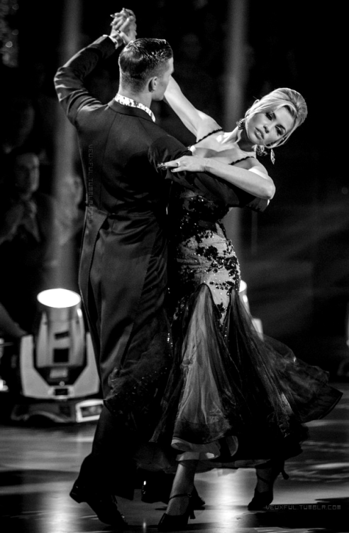 veuxful:  A committed professional ballroom dancing blog. 
