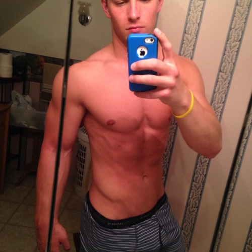 teensbodybuilding:  My friend Kyle is trying to get into fitness modeling and wanted me to send out some of his photos!