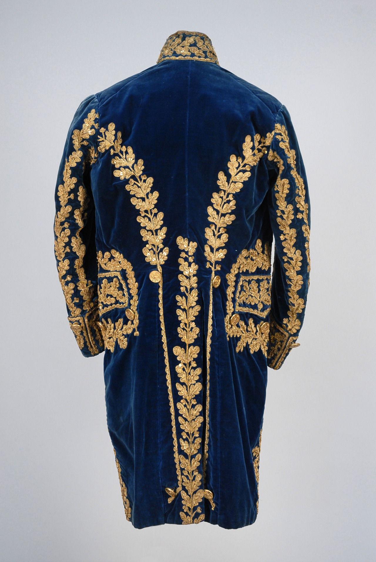 fripperiesandfobs:  Court suit, First Empire From Whitaker Auctions 