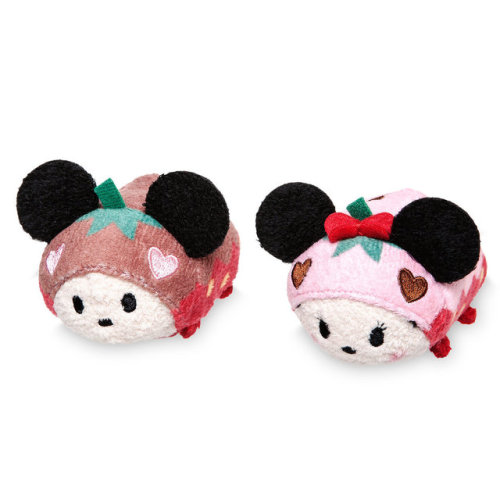 The Mickey and Minnie Valentine’s Day Tsum Tsum Set is now available on the Disney Store!