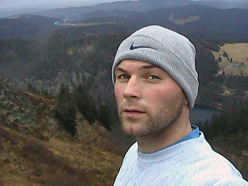 nexttoshit:  thecircumcisedmaleobsession:  36 year old straight Army guy from Austin,