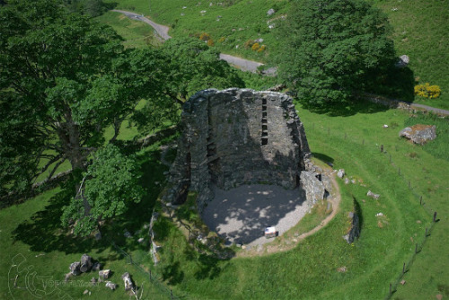 archaicwonder:The Glenelg Brochs: Dun Troddan and Dun Telve at Glenelg, ScotlandThese two 2,000 year
