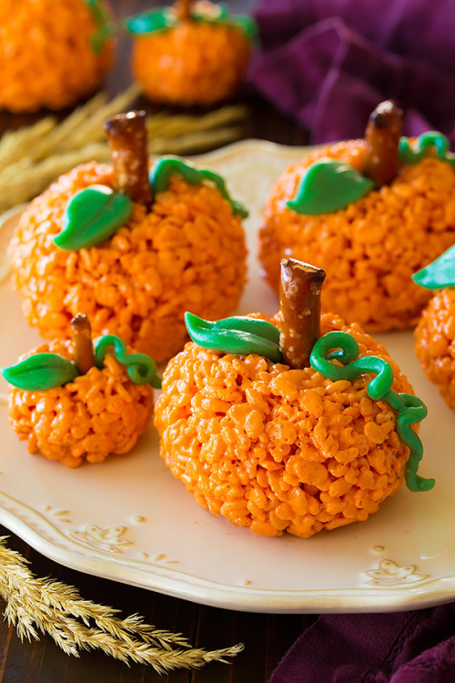 sweetoothgirl:  Pumpkin Rice Krispie Treats  