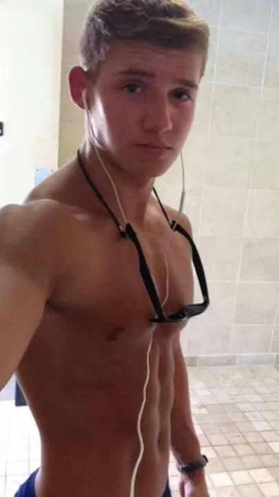 gayboy-11:  For some of the sexiest guys, and naked guys follow here: Gay Boys &amp;