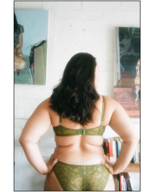 thinfatfit:instagram.com/minamigessel x instagram.com/lonelylingerie