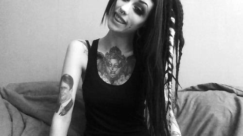murderoticmaniac:  murderotic 