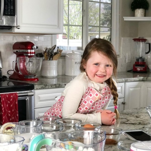 Spring break is fun When you get to help make cookie bars. #homemadefoodjunkie #foodie_munchies #kid