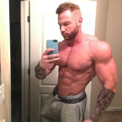 bodybuilers4worship:  whitepapermuscle:Justin Young  Entirely fag funded 