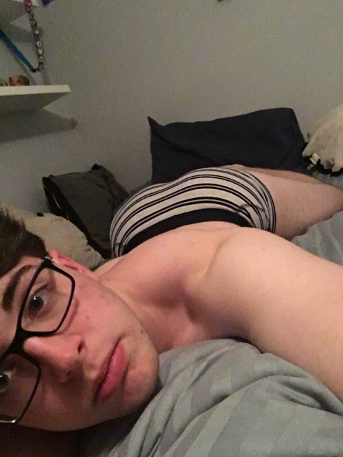 Porn photo gaynetflixhoe:being home always makes me