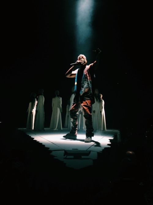 hip-hop-lifestyle:  Kanye West x Yeezus Tour @ Oracle Arena 