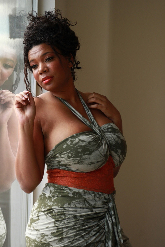 thicksexywomen:  gros-cul:  Casey Dreux 3  (via TumbleOn ) 