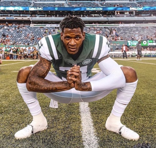 xemsays:xemsays:xemsays:xemsays:xemsays:xemsays:xemsays:xemsays:sexy New York Jets football star: DERRICK JONES 🍆 🏈 natural sex appeal 😈👅his sexy, slim self 😈🍆👅