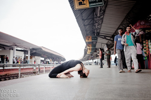 Exploring Mysore transit with Emilia Afentaki. In Mysore, India Ashtanga Yoga Kalamata Greece Christ